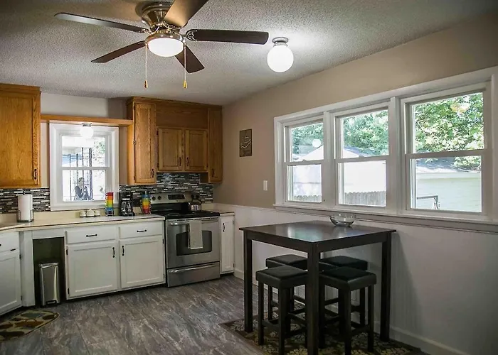 Holiday home Paradise By The Park - 3 Bd And 1 Ba Family Getaway *