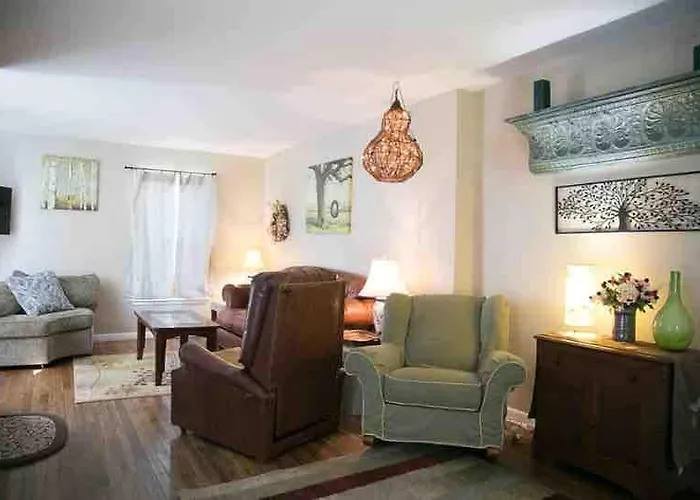 Paradise By The Park - 3 Bd And 1 Ba Family Getaway Holiday home *