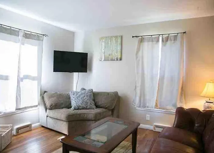 Paradise By The Park - 3 Bd And 1 Ba Family Getaway Holiday home Springfield