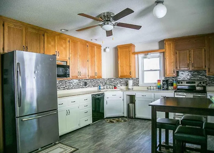Holiday home Paradise By The Park - 3 Bd And 1 Ba Family Getaway *